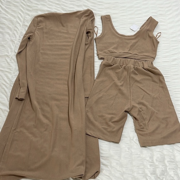 NWT Fashion Nova 3Piece Biker Short Set - Mocha -XS - Picture 4 of 5